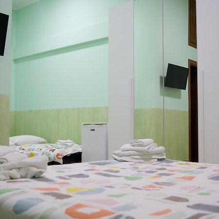 ออน เดอะ เรนไบว์ บีแอนด์บี Bed & Breakfast โรม ภายนอก รูปภาพ