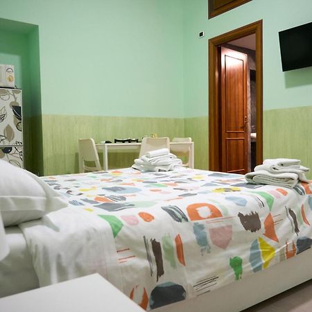 ออน เดอะ เรนไบว์ บีแอนด์บี Bed & Breakfast โรม ภายนอก รูปภาพ