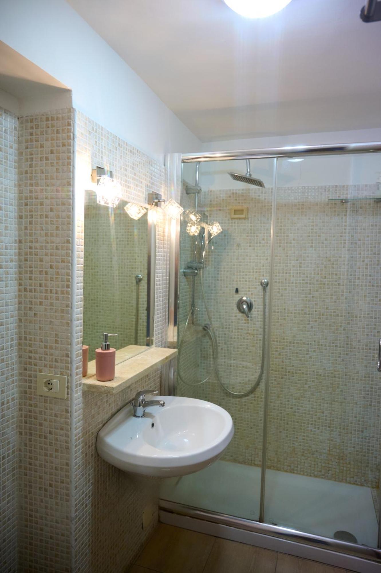 ออน เดอะ เรนไบว์ บีแอนด์บี Bed & Breakfast โรม ภายนอก รูปภาพ