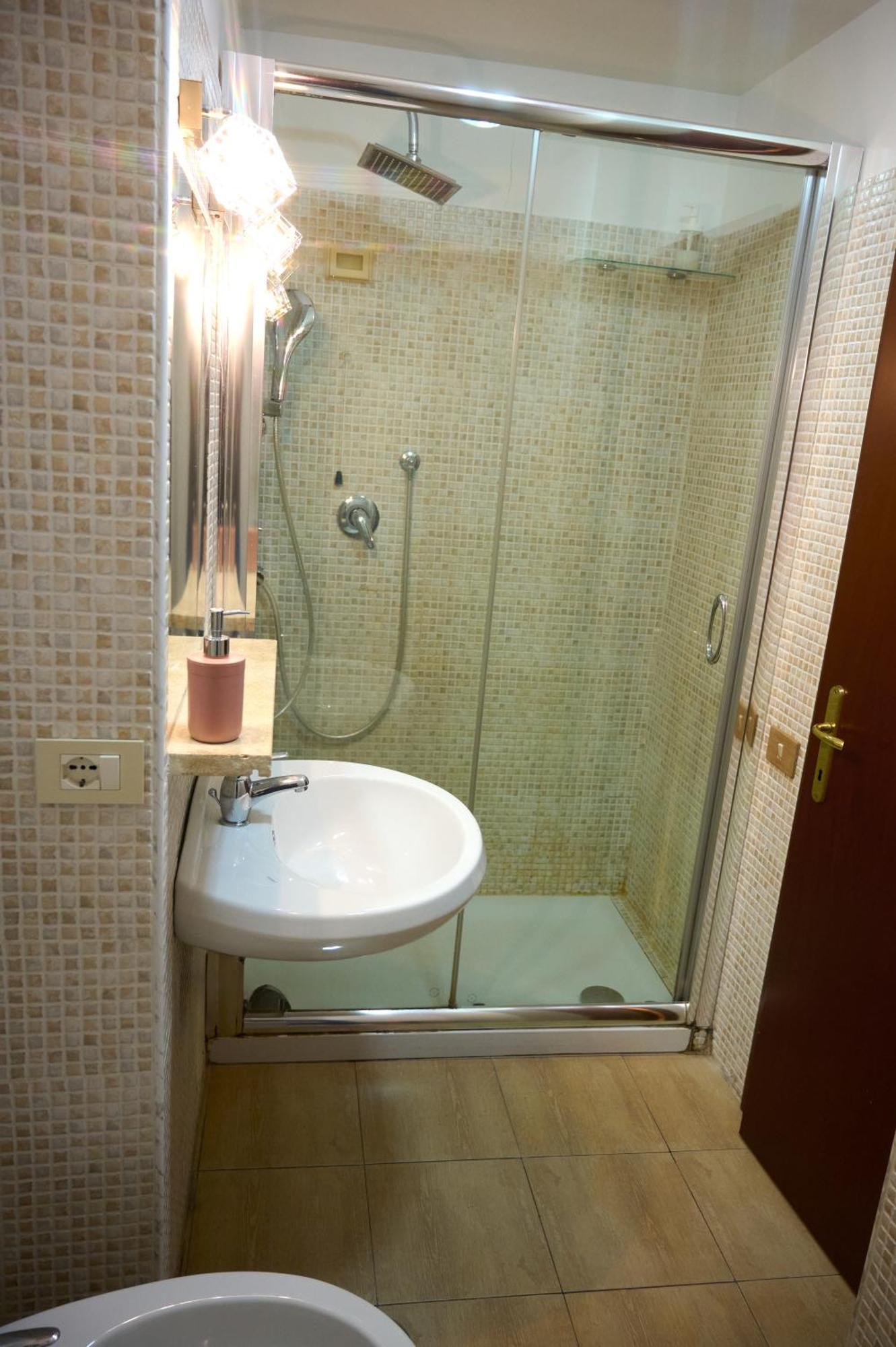 ออน เดอะ เรนไบว์ บีแอนด์บี Bed & Breakfast โรม ภายนอก รูปภาพ