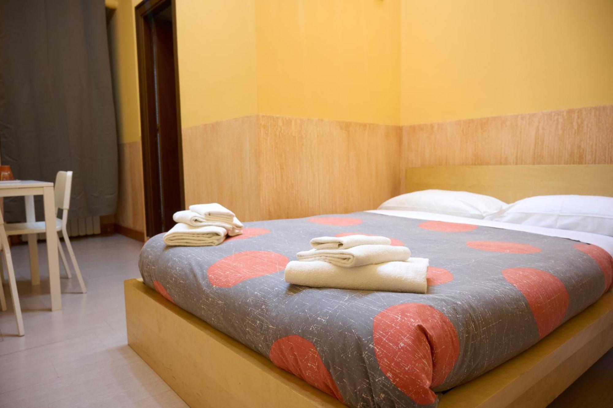 ออน เดอะ เรนไบว์ บีแอนด์บี Bed & Breakfast โรม ภายนอก รูปภาพ