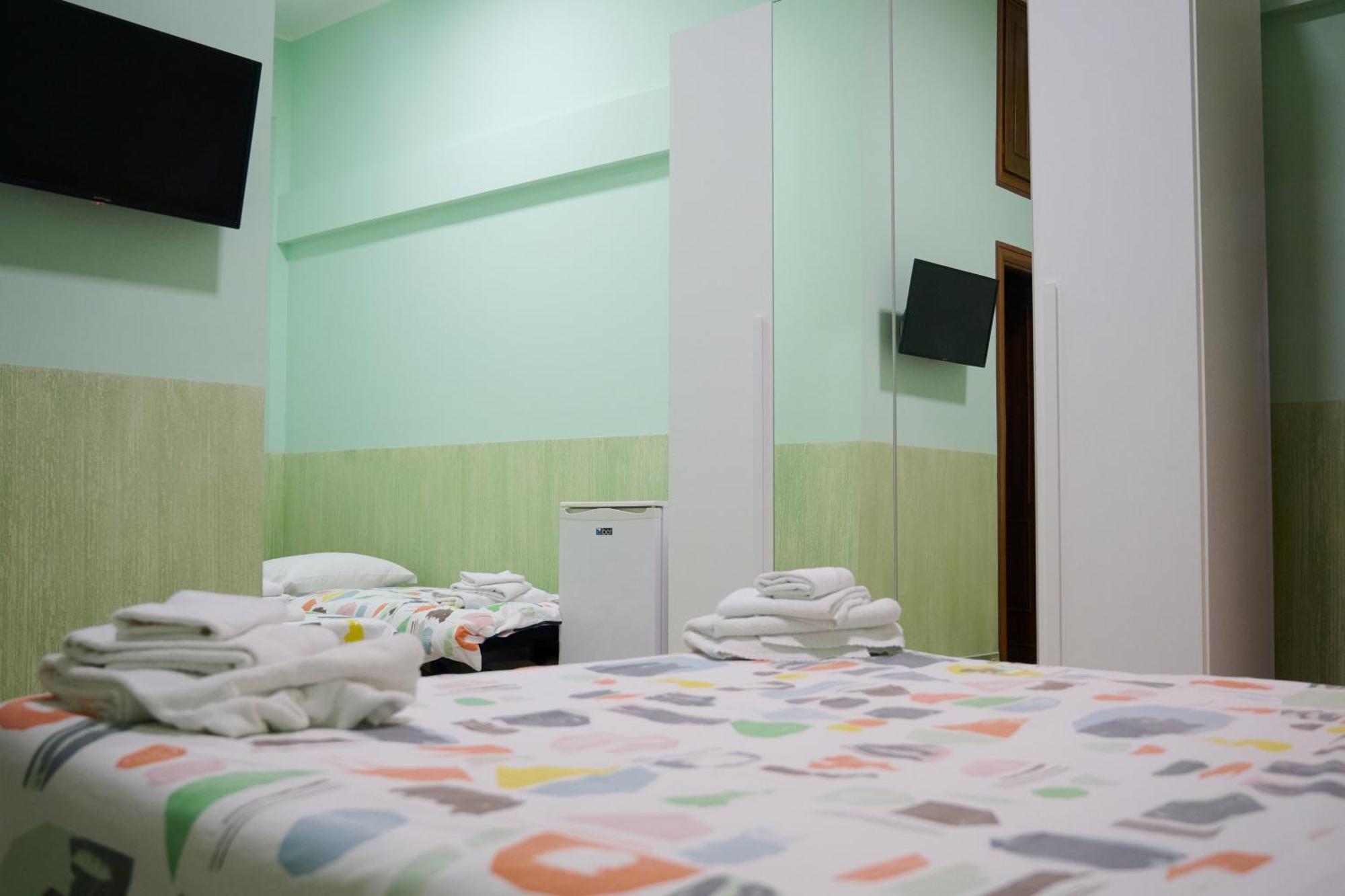 ออน เดอะ เรนไบว์ บีแอนด์บี Bed & Breakfast โรม ภายนอก รูปภาพ