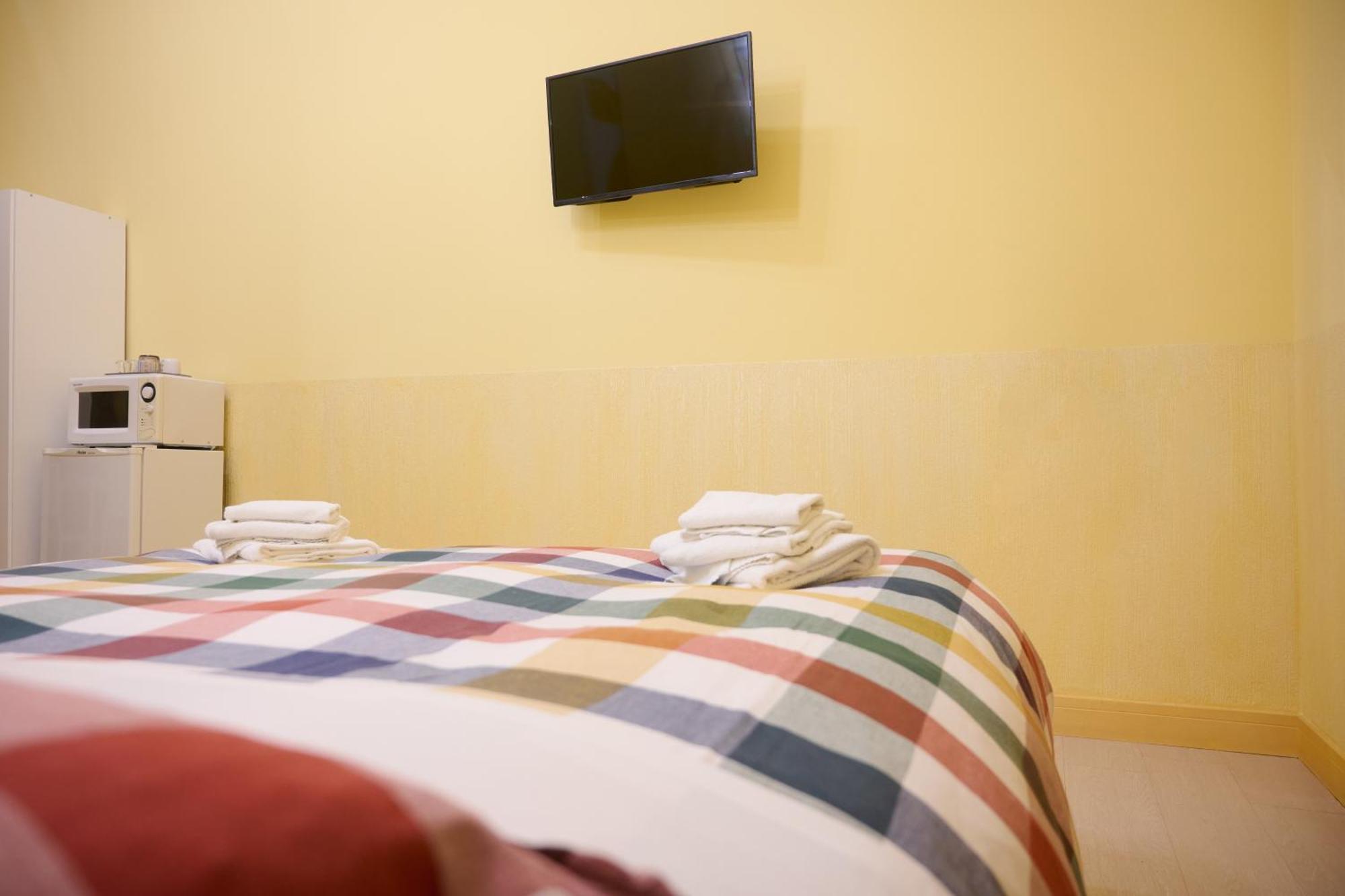 ออน เดอะ เรนไบว์ บีแอนด์บี Bed & Breakfast โรม ภายนอก รูปภาพ