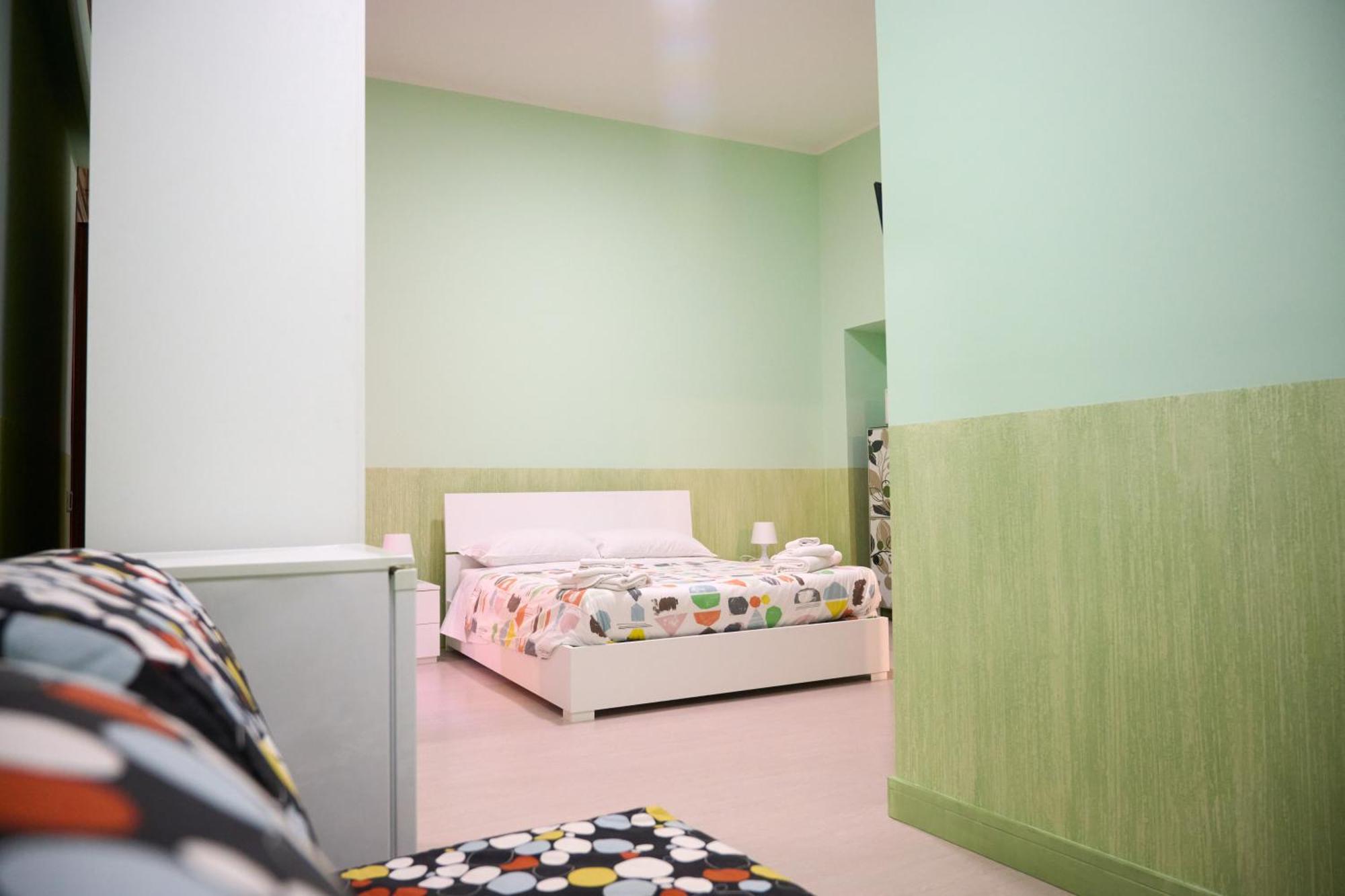 ออน เดอะ เรนไบว์ บีแอนด์บี Bed & Breakfast โรม ภายนอก รูปภาพ