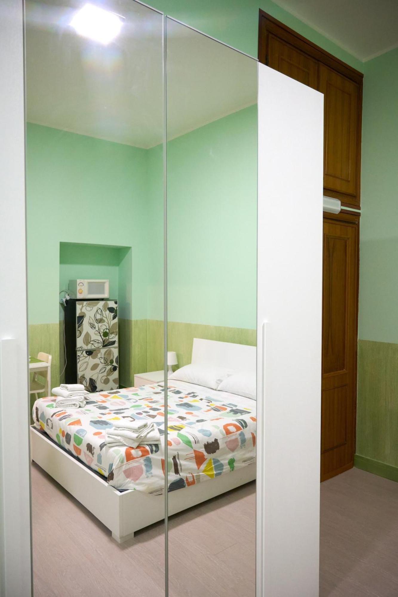 ออน เดอะ เรนไบว์ บีแอนด์บี Bed & Breakfast โรม ภายนอก รูปภาพ